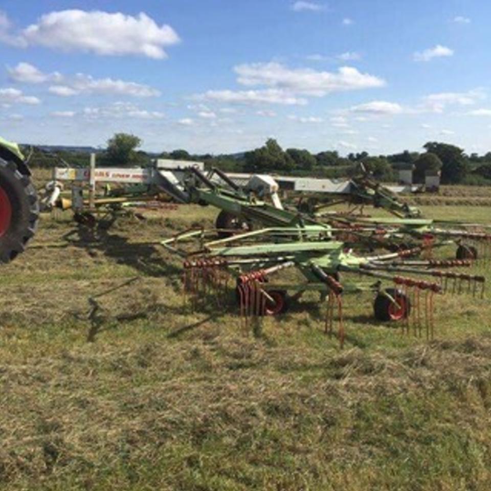 /photos/1612549234Claas Liner 3000 2.jpg